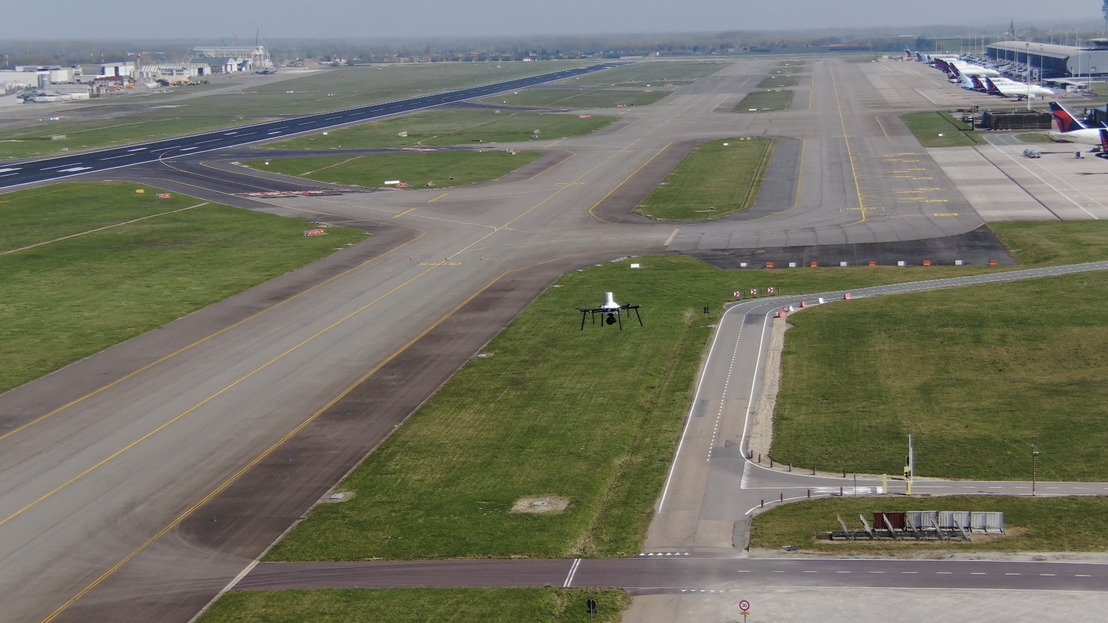 Brussels Airport et skeyes testent un drone de sécurité ainsi qu’un système de détection des drones